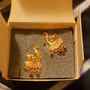 Avon Gold Tone Earrings